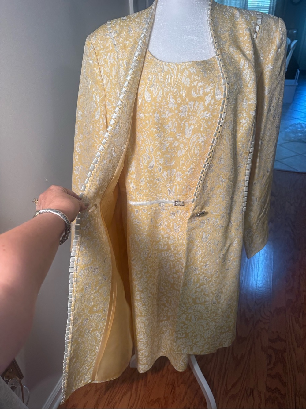 Gold Ben Marc Brocade sleeveless Dress with long jacket Silver Floral Jacquard - Picture 3 of 16